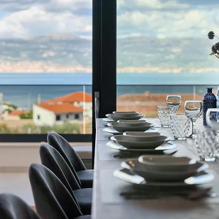 Niki's Sea-view